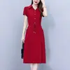 Novo Vestido de Seda Gelada Moda Verão 2025, Elegante e Emagrecedor, Comprimento Médio, Ajuste na Cintura, Adequado para Mães de Meia-Idade