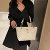 Bolsa de Mão com Corrente Transfronteiriça, Bolsa de Ombro, Bolsa Tote Simples, Bolsa de Grande Capacidade, Nova Bolsa Feminina Estilo Coreano Texturizada 2026
