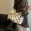 Bolso de Hombro Casual Estilo Nuevo Verano Gran Capacidad Lunares Bolso Tote Moda Viajero Estilo Coreano para Mujer 2026