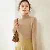 Suéter de Cashmere Feminino Bai Cai Rong Outono/Inverno 2026 com Gola Alta Canelada, Design Versátil, Tricô de Lã