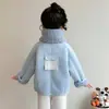 Abrigo de invierno para niña 2026 nuevo estilo otoño e invierno infantil moda coreana sudadera con forro polar para finales de otoño