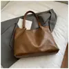Bolsa Tote Simples de Grande Capacidade para Mulheres 2025 Inverno Nova High-End Retro Versátil Estilo Estrangeiro Bolsa de Ombro Único Axila
