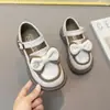 Novos Sapatos de Couro Infantis Outono 2026, Sapatos de Princesa Versáteis para Crianças, Sapatilhas Britânicas de Solado Macio para Estudantes