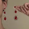 Pendientes Rojos de Año Nuevo, un Conjunto de Pendientes de Flor de Carrillón de Viento Afelpados, Pendientes de Borla de Boda de Año Nuevo de Alta Gama para Mujer