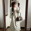 Vestido Chaleco de Lana con Lunares Elegante Estilo Coreano Reductor de Edad para Mujer Otoño e Invierno Diseño Camisa Base Traje de una Pieza
