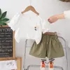 Conjunto de verão de manga curta Roupas infantis coreanas para meninas bebê casual flor tridimensional manga curta fino duas peças venda direta