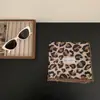 ¡Pequeña literatura y arte gris! Pañuelo Cuadrado Pequeño de Algodón Estampado Azul y Rojo Vintage Estilo Coreano Pañuelo Versátil de Alta Calidad