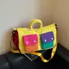 Bolsa de viagem de moda transfronteiriça 2026 nova, bolsa de bagagem de grande capacidade para viagens curtas, bolsa para esportes e fitness, e bolsa de armazenamento para atividades ao ar livre para mulheres