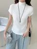 Nueva Camiseta de Verano para Mujer con Cuello Vertical Brillante Pequeño, Manga Corta Ajustada, Diseño Nuevo