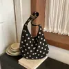Bolsa tote de bolinhas de nicho estilo coreano transfronteiriça, grande capacidade, vintage, moderna, casual, estilosa, bolsa de ombro para o dia a dia