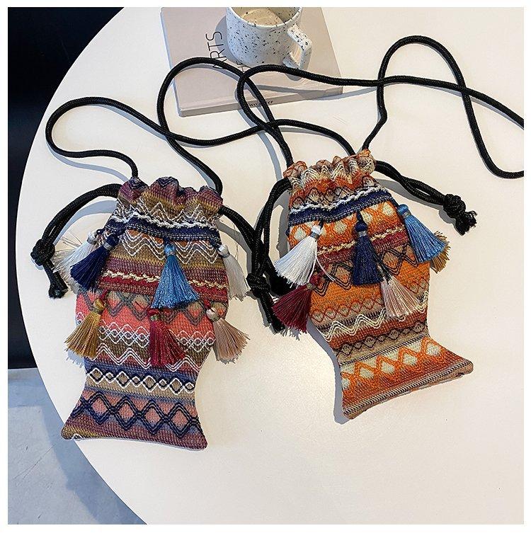 包包女可爱小挎包小鱼包云南民族风刺绣可爱逛街女士手机包单肩包