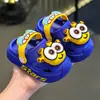 Pantuflas de verano para niños y niñas, sandalias suaves antideslizantes con suela blanda para interior de bebé, dibujos animados lindos, zuecos de playa para niños