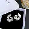 Pendientes Metálicos Asimétricos Plisados Exagerados Elegantes Europeos y Americanos de Moda Versátiles Accesibles Diseño de Lujo Pendientes Geométricos de Gama Alta