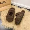 Protección cálida para los pies y cuidado de los pies Birkenstock zapatos peludos para mujer ropa de exterior invierno 2026 nuevo estilo sin cordones forro de felpa punta cerrada zapatillas de media caña de algodón