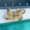 Accesorios DIY Moda Elegante Lazo Broche de Perla Exquisita Hebilla de Ojal para Traje Cardigan Antideslizante Pin Pequeño