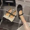Sapatos Mary Jane com Bolinhas Estilo Francês Inspirados na Chanel com Laço para Mulheres, Novo Modelo Primavera 2026, Deslumbrantes Sapatos Baixos Planos com Bico Redondo
