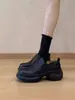 Mocassins vintage de couro genuíno para mulheres, novo modelo 2026, sapatos de plataforma com sola grossa, sapatos de couro slip-on estilo britânico com bico redondo