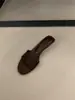 Sandálias de Plataforma Elegantes com Tira Simples Sapatos de Fada para Uso ao Ar Livre 2026 Novo Verão Camurça com Sandálias de Saia