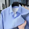 Camisa de Manga Larga de Algodón Puro para Hombre de Primavera y Otoño, Camisa Casual de Negocios de Color Sólido con Cuello de Solapa, Top Versátil para el Trabajo, Disponible en Múltiples Colores