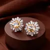 Pendientes de botón de girasol de zirconia cúbica de alta gama, moda, temperamento, estilo popular, lujo ligero francés, exquisitos, únicos, muy brillantes