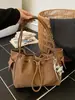Bolso Cubo Retro Nuevo 2025 para Commuter para Mujer, Estilo Otoño e Invierno, Gamuza, Moderno, Sencillo, Gran Capacidad, Bolso Cruzado Madre-Hija