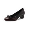 Elegante Estilo Coreano Versátil Couro de Touro Patente Primavera 2025 Salto Médio Grosso Bico Redondo Laço Couro Genuíno Sapatos de Salto Baixo para o Dia a Dia para Mulheres