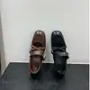 Zapatos Mary Jane de estilo retro con tiras cruzadas elásticas para mujer, nuevo modelo verano 2026, zapatillas casuales planas de entrenamiento alemán