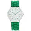 Venta al por mayor del fabricante Reloj de moda coreana para estudiantes para niños, diseño hueco de estilo fresco de dibujos animados, con correa de silicona, reloj de cuarzo