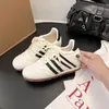 Zapatillas de entrenamiento retro a rayas de bloques de color para mujer, alemanas, con elevador interno para personas menudas, nuevas zapatillas deportivas casual con cordones para otoño, zapatillas Forrest Gump