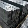 Los durmientes empapados en aceite se utilizan para la construcción de vías férreas en minas, ofreciendo resistencia a altas temperaturas y propiedades anticorrosivas.