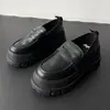 Zapatos de Estilo Británico con Suela Gruesa para Aumentar la Altura, de Venta Caliente Otoño 2026, Zapatos de Moda para Mujer sin Cordones de Talla Grande, Venta al por Mayor para Comercio Exterior