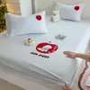 Sábana de Algodón Puro Cepillado Bordada de Toalla Espesa Cubre Cama de Algodón de Invierno para Niños Juego de Tres Piezas Protector de Colchón Simmons