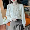 Camiseta interior de encaje con cuello de muñeca estilo europeo forrada de forro polar para mujer otoño e invierno 2024 Invierno nuevo top interior estilo occidental