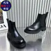 Botas de Cano Curto Femininas de Couro Macio 2026 Nova Primavera Outono Retro Salto Bloco Botas de Cano Curto Outono Inverno Botas Martin Fabricante Fornecimento Direto Atacado