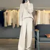 Conjunto Tricotado de Caxemira Novo para Outono e Inverno Feminino, Suéter Espessado com Gola V e Fenda, Calça Larga Solta, Conjunto de Duas Peças de Lã Fashion