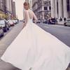 Fotografía de Viaje Vestido de Novia 2026 Nuevo Vintage de Doble Hombro Adelgazante Elegante de Satén Vestido de Novia para Boda al Aire Libre en Césped en Verano