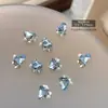 Arte de Unha Bola de Diamante com Diamantes Empilhados, Tendência Popular Online, Borboleta Azul Claro Gelo Brilhante Doce, Decorações de Unha Quadradas Grossas com Diamantes Empilhados