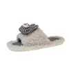 2026 Novas Pantufas Peludas de Solado Plano Desenho Animado Pantufas de Algodão Fofas para Mulheres Uso Doméstico Pantufas Peludas de Solado Macio para Uso Externo