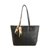 Bolso para Mujer 2026 Otoño Nuevo Estilo Bolsos Versátil Estampado Letra Gran Capacidad Hombro Único de Mano Bolso Tote
