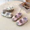 Tênis casuais com laço para meninas, tênis infantis, tênis fofos, sapatos para bebês meninas, tênis modernos para crianças pequenas