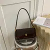 Bolsa feminina de alta qualidade e grande capacidade, nova bolsa transversal feminina da moda 2026, bolsa baguette de ombro único/sob o braço de nicho
