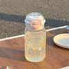 Taza de Agua de Plástico Planet Simple Tetera de Agua para Niños Taza con Doble Popote Alta Apariencia Gran Capacidad Anillo de Transporte Portátil Vaso