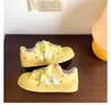 Zapatos Casuales Versátiles para Estudiantes 2026 Nuevas Zapatillas Blancas con Punta de Concha para Mujer Estilo Delgado de Verano Ins Zapatos de Entrenamiento Alemanes