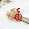 Broche Rojo Caballo del Zodiaco de Moda con Pedrería para el Año del Caballo, Accesorio Creativo para Fiestas