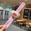 Anillo de Resorte Infantil Muñeco de Peluche de Dibujos Animados Pulseras de Pareja Decoración Creativa Puesto Callejero Festival Boda Pequeños Regalos Al Por Mayor