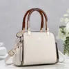 Bolsa de Mão Feminina Novo Estilo, Fashion e Versátil, Bolsa de Ombro Tendência Casual Transfronteiriça, Alta Qualidade, Simples, Bolsa Transversal de Grande Capacidade