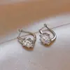 Pendientes de Aro Redondos de Circonita Súper Brillantes Estilo Coreano Ins, Estilo Minimalista Simple y Versátil, Pendientes de Personalidad de Lujo Ligero de Gama Alta