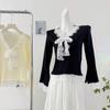 Foto Real Estilo Coreano Encaje Puntada Lazo Anudado Cuello en V Manga Larga Camisa de Punto Diseño de Primavera Sentido Nicho Top para Mujer