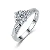 Anillo de plata de ley S925 transfronterizo con moissanita de 1 quilate, anillo clásico con forma de corazón y cuatro garras para uso diario