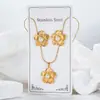 Joias Clássicas Inspiradas em Design Europeu e Americano Transfronteiriço de Fábrica, Aço Inoxidável Dourado com Diamantes, Vários Conjuntos de Coração e Flor